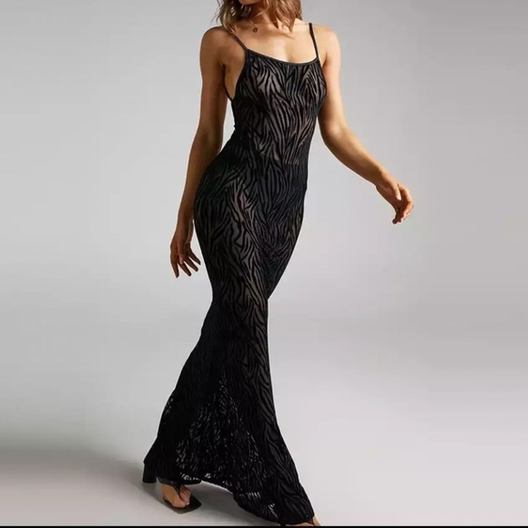 5⭐️ CASA B | Marjorie Sheer Open-Back Velvet Sheath Mermaid Maxi Slip Dress - Picture 4 of 9
